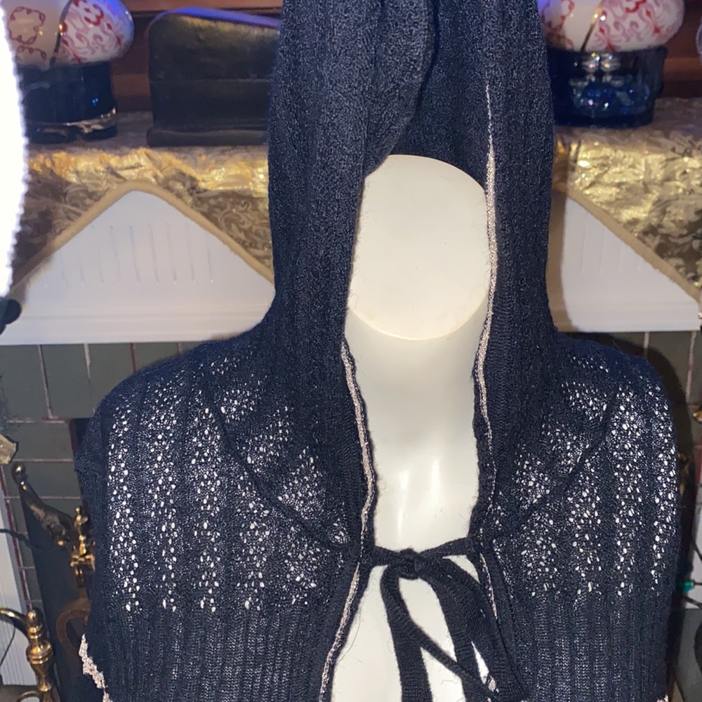 BCBG TOP - Picture 2 of 7